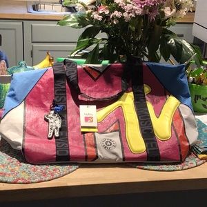 Kipling MTV oversized Bag with an accessory 2 zippered bag